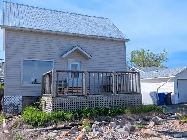 311 N 47th Ave W, Claresholm, AB T0L 0T0