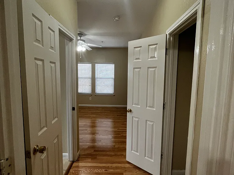 717 W Alabama St #5 — Photo 6
