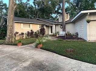 650 Lake Dr, Altamonte Springs, FL 32701