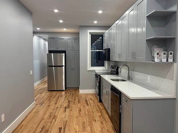 5th image of 1668 George St #1L