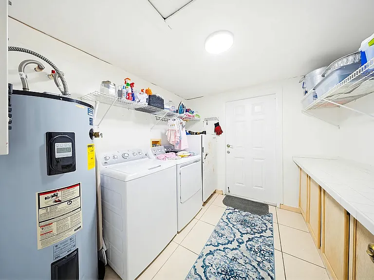 313 Avenue D — Photo 23