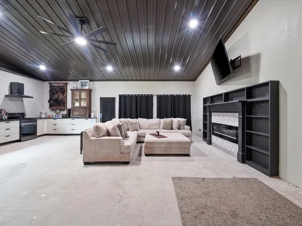 454 Davis St, Fairfield, TX 75840