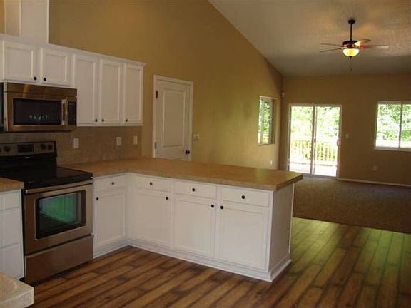 3rd image of 11004 NE Sylvan Ter