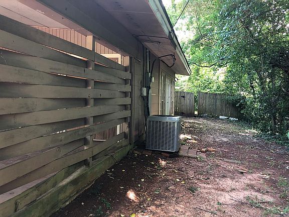 5th image of 1120 Murray St