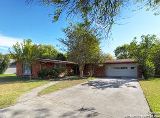 214 Pinewood Ln, San Antonio, TX 78216