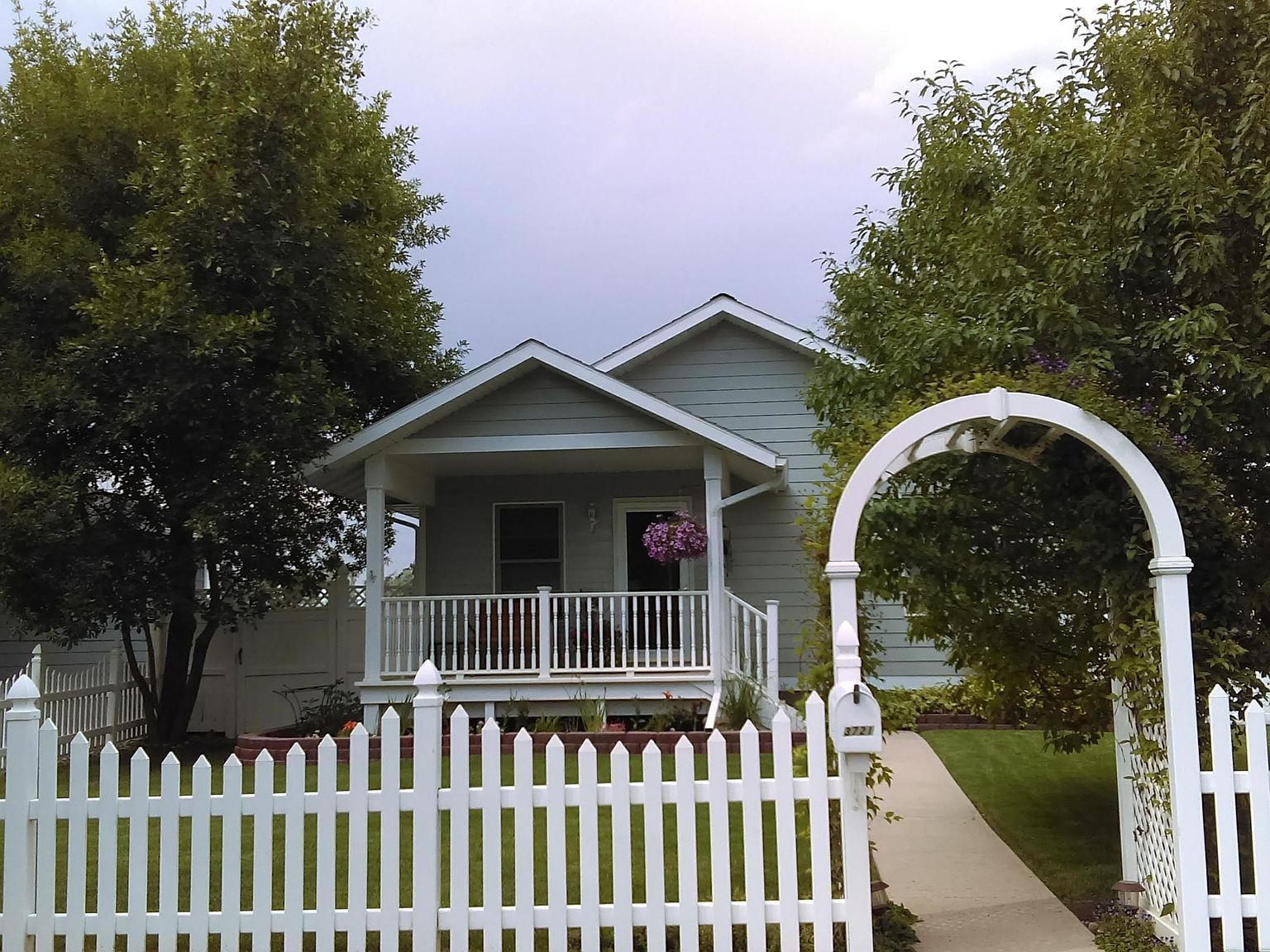 3721 Central Ave Great Falls Mt 59401 Mls 22103988 Zillow