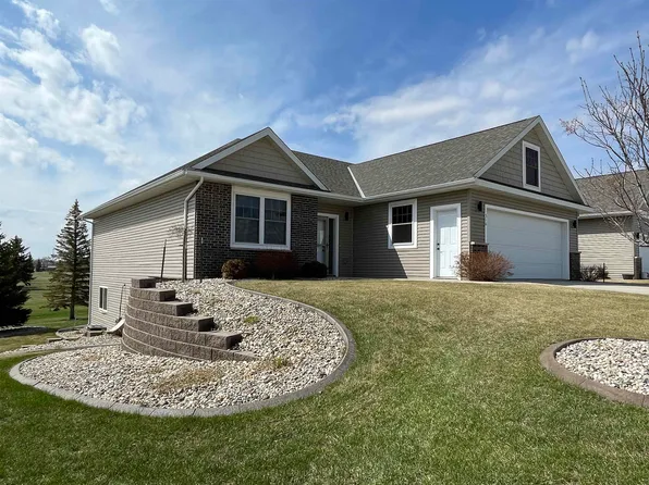 516 Golf Dr NE, Stanley, ND 58784
