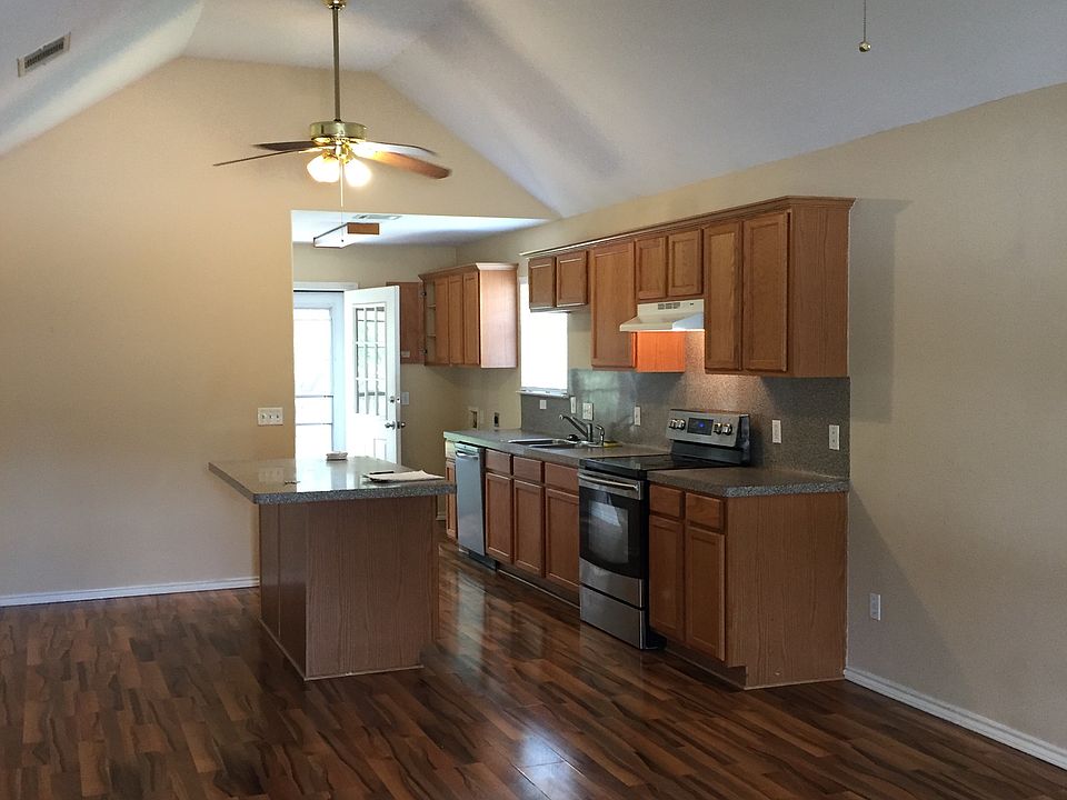 1st image of 102 Alloway Dr