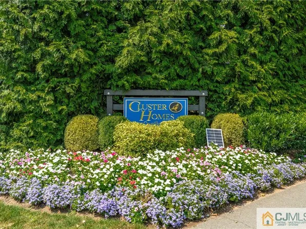 130 Winchester Way, Somerset, NJ 08873