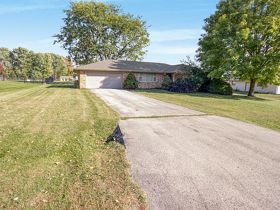 2nd image of 966 White Swan Ln