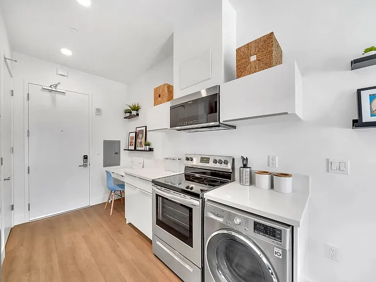 16819 S Normandie Ave — Photo 19