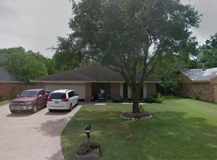 3820 Clover Dr, Alvin, TX 77511