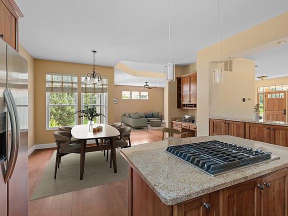 5th image of 49 Keeneland Dr