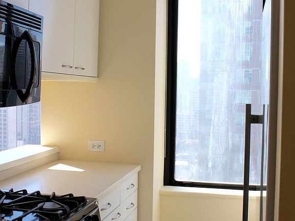4th image of 300 E 93rd St APT 26F