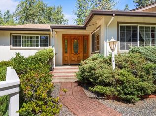 660 Catalpa Dr, Grants Pass, OR 97526