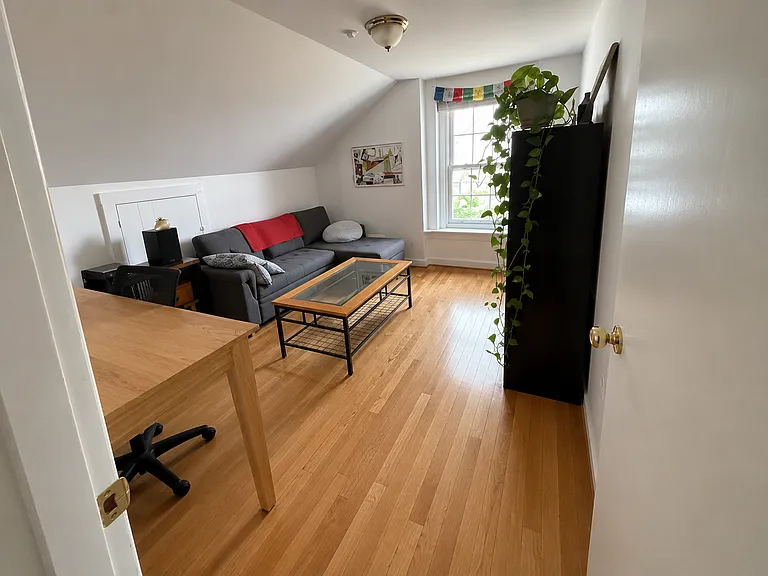 343 Harvard St #3 — Photo 2