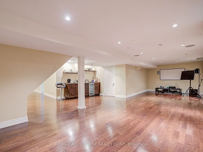 1273 Blackthorn Pl — Photo 29