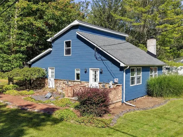 14 Twin Lake Rd, Albrightsville, PA 18210