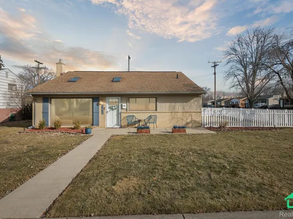 31012 Merritt Dr, Westland, MI 48185