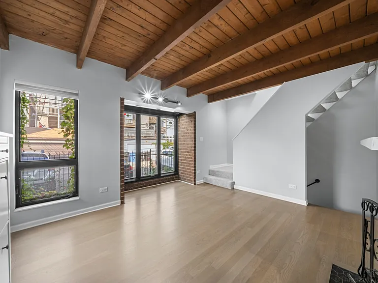 2644 N Wayne Ave #E — Photo 3