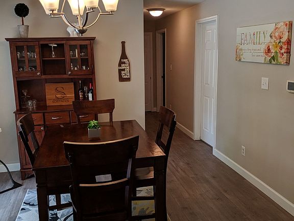 4th image of 327 Jenny Ln