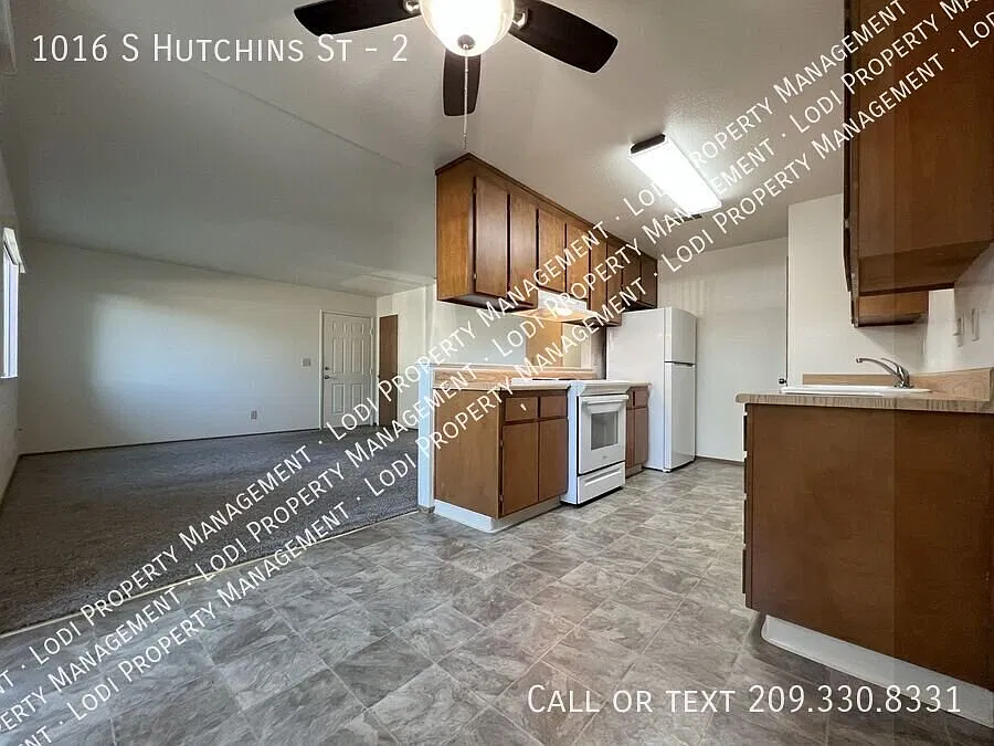 Charming Downstairs Two Bedroom Two Bath Apartment — Photo 4