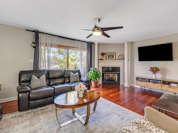 3rd image of 15942 Ashford Ct
