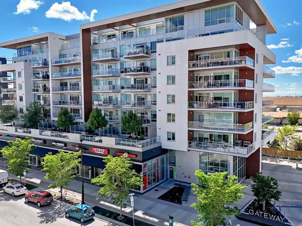 8445 N Broadcast Ave SW #701, Calgary, AB T3H 3V6