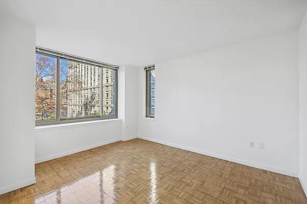 Rented by Greystar | media 4