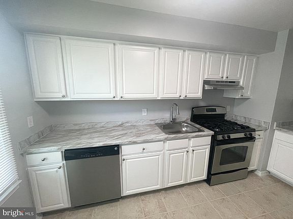 4th image of 742 Quince Orchard Blvd #10