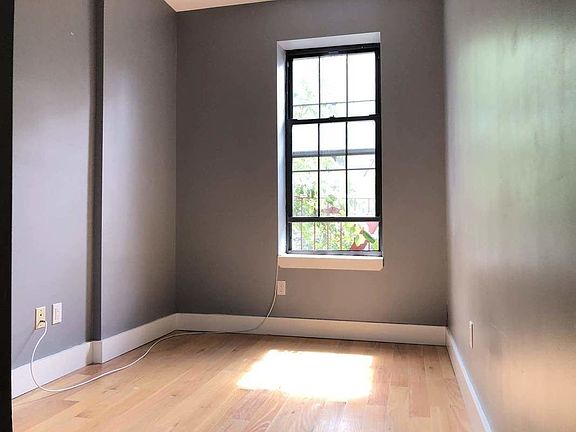 4th image of 1316 Sterling Pl #T3