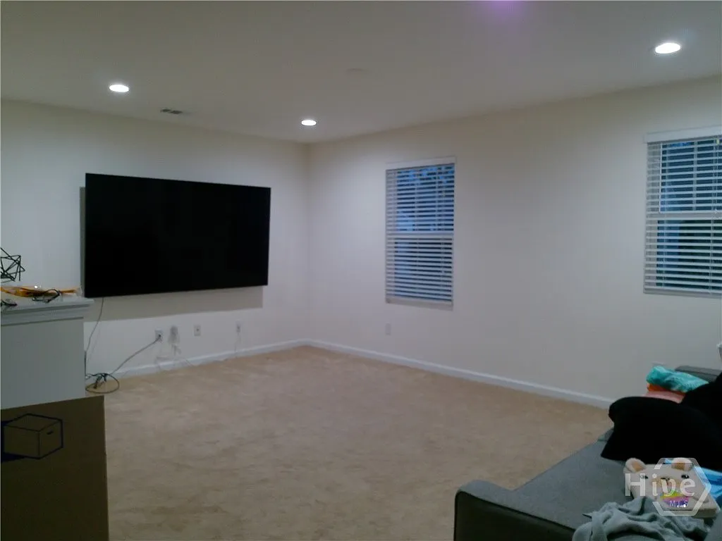 3 bed, 2.5 bath, 2364 sqft, $2,500 — Photo 4