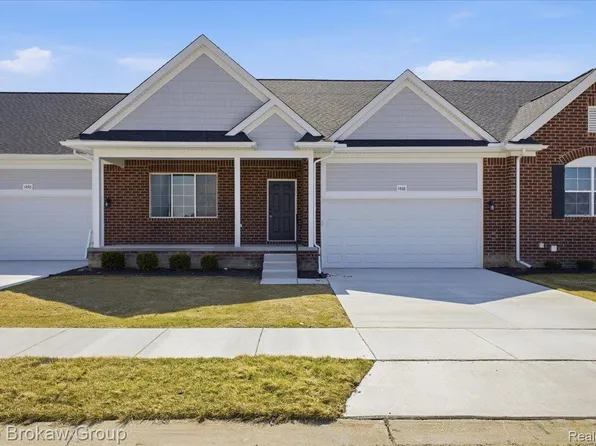 1468 Lincoln St, Lapeer, MI 48446