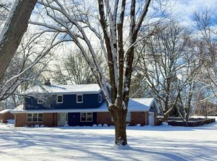 11429 N Vega Ave, Mequon, WI 53097