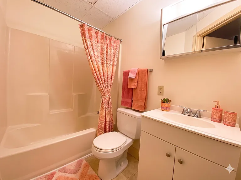610 Union St #104 — Photo 38