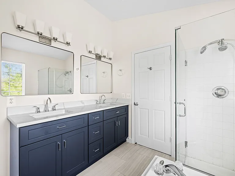 2902 Jessica Ct — Photo 24
