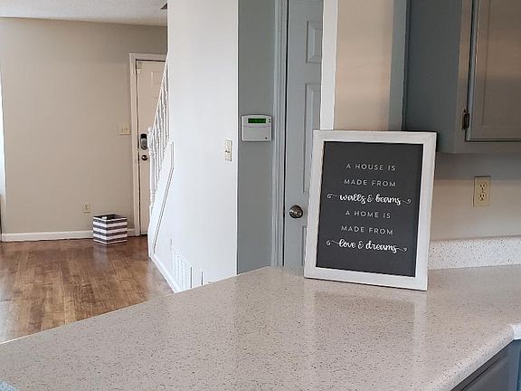 5th image of 10207 Amanda Dr