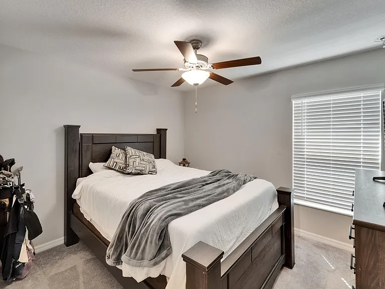 401 Royal Empress Dr — Photo 17
