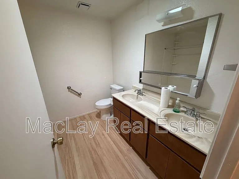 603 E Hondo Ave — Photo 16