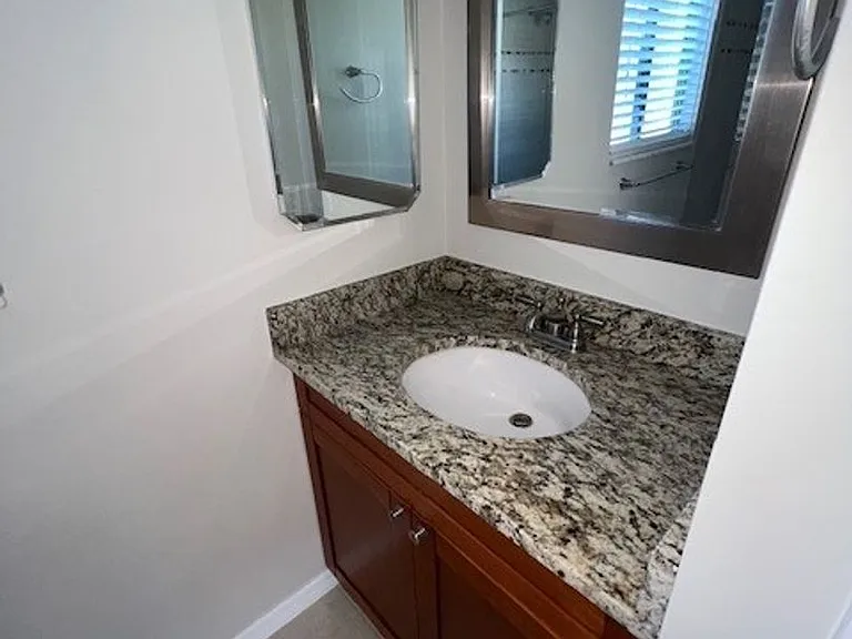 2508 SW 35th Pl #C15 — Photo 14