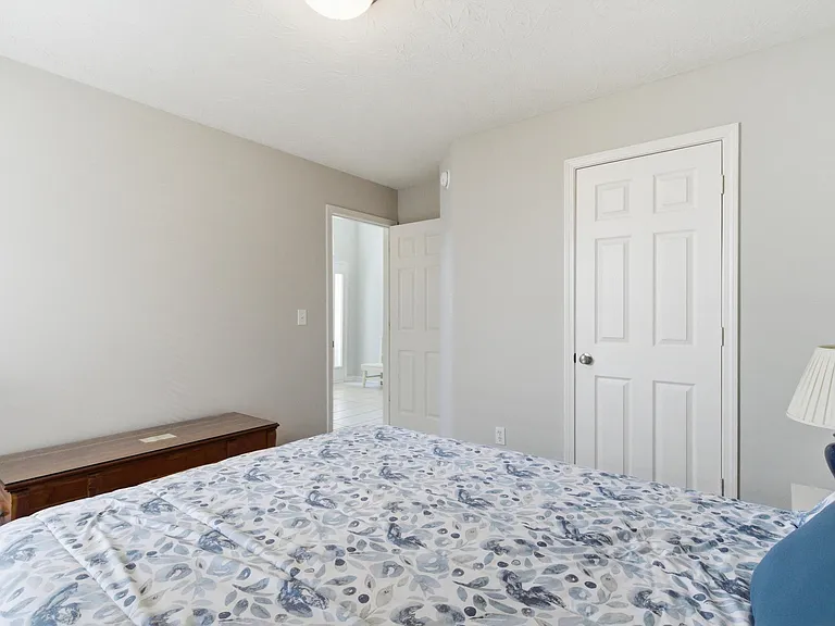 752 Rosslyns Dl — Photo 12