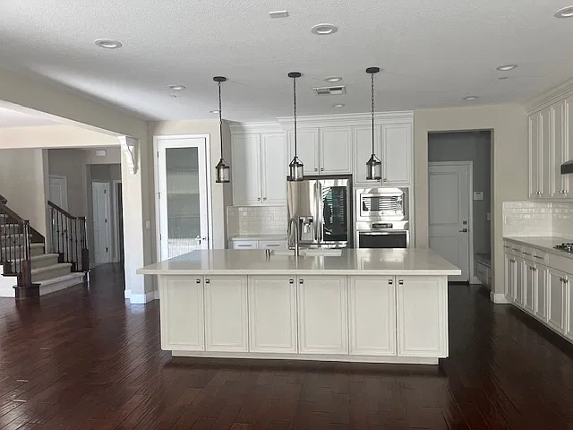 4 bed, 2663 sqft, $3,895 — Photo 2