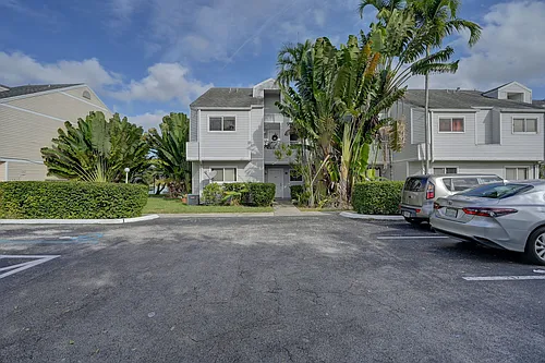 3453 NW 44th St Photo 1