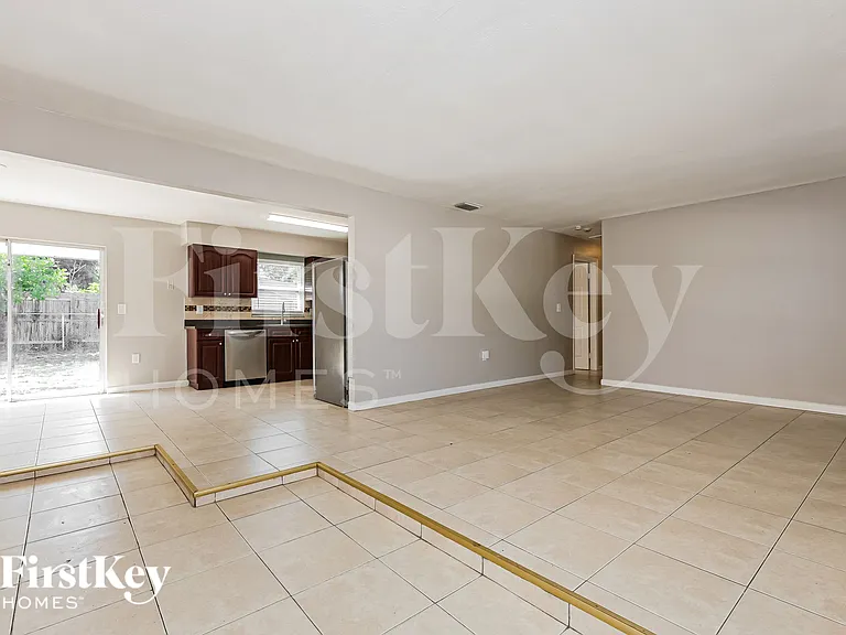 8313 Oleander Ln — Photo 5