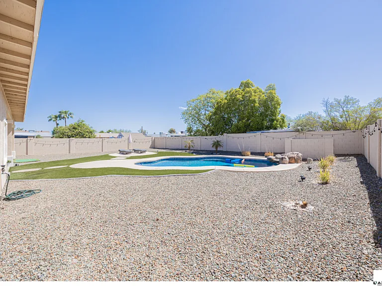 15867 N 18th Pl — Photo 43