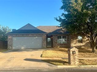 916 W Regatta Ln, Oologah, OK 74053