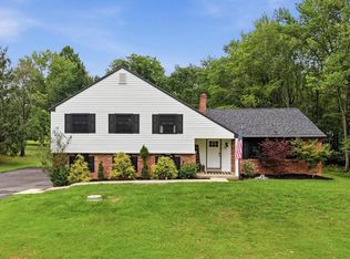 19 Elaine Dr, Thornton, PA 19373