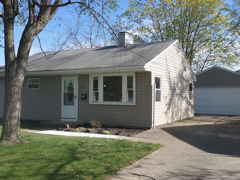 1st image of 2324 Carew Ave