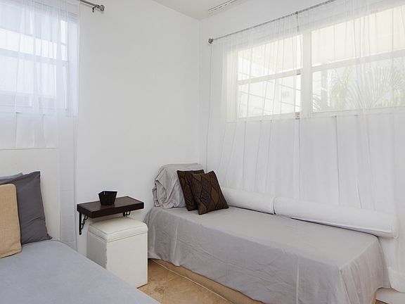 3rd image of 720 Collins Ave APT 207