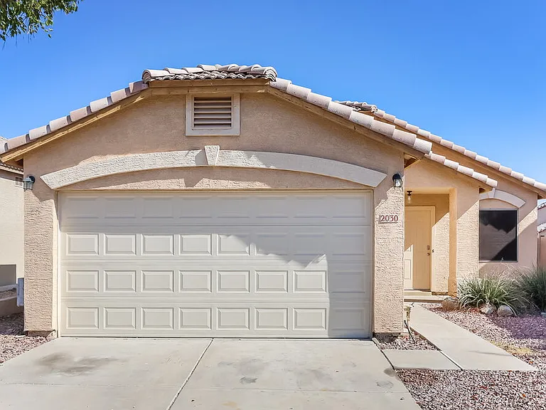 2030 E Wahalla Ln — Photo 1